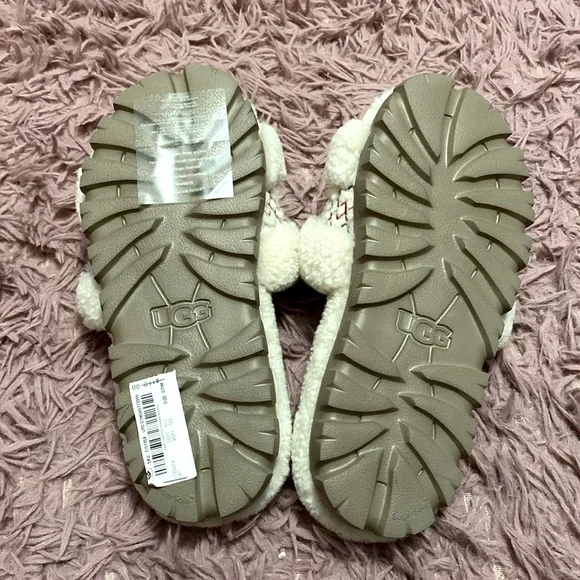 NWT Ugg plush real fur slippers - Picture 3 of 4